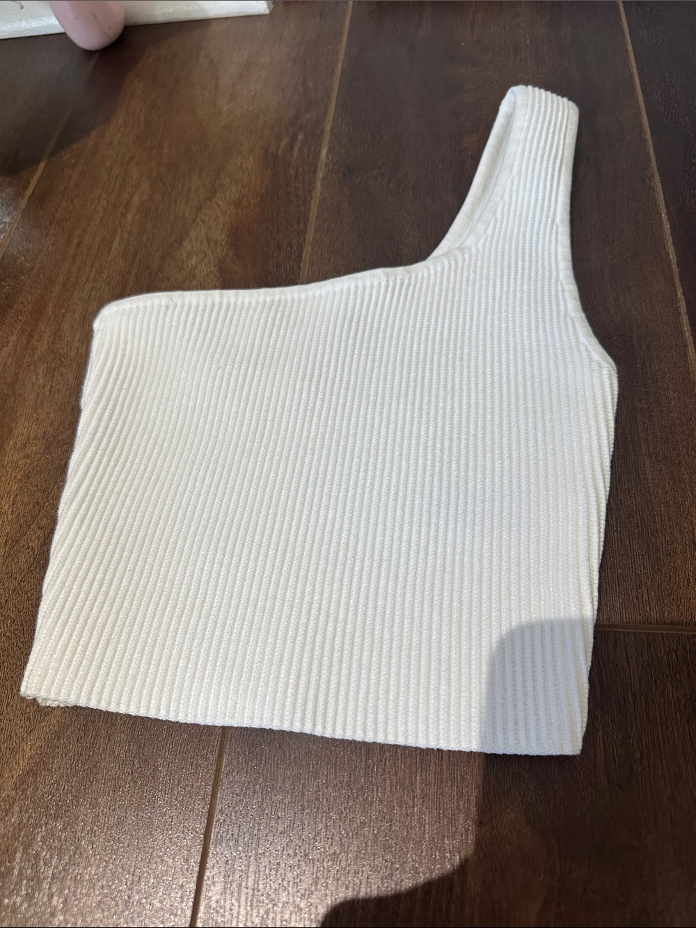 Aritzia Babaton White Ribbed One-Shoulder Crop Top